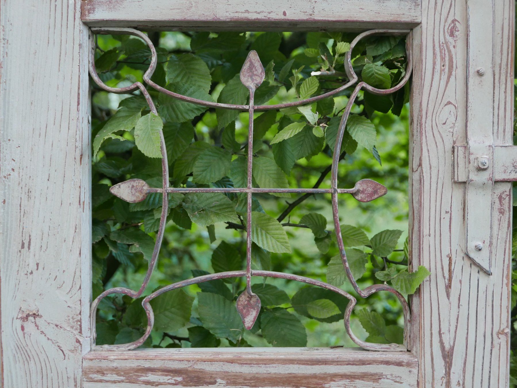 Porte: ANTIKE FENSTERLADEN MIT GITTER JUGENDSTIL – Usato da Balgach venduto da Zwischenraum 7