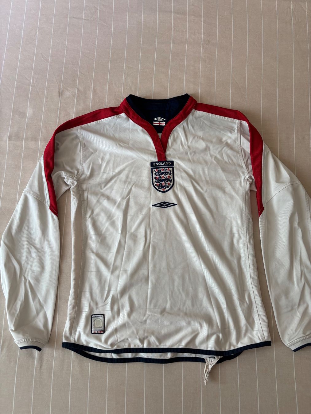 Umbro T-shirt: Umbro England vintage jersey – Usato da Lugano venduto da fca_bfs9 1