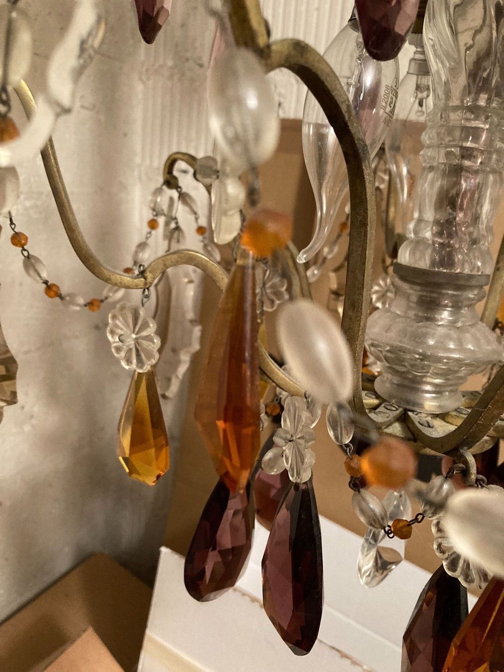 Kronleuchter & Deckenlampen: Kunstfertigkeit Farbiger Kristall/Glas Kronleuchter – Gebraucht aus Thun von barbar27 2