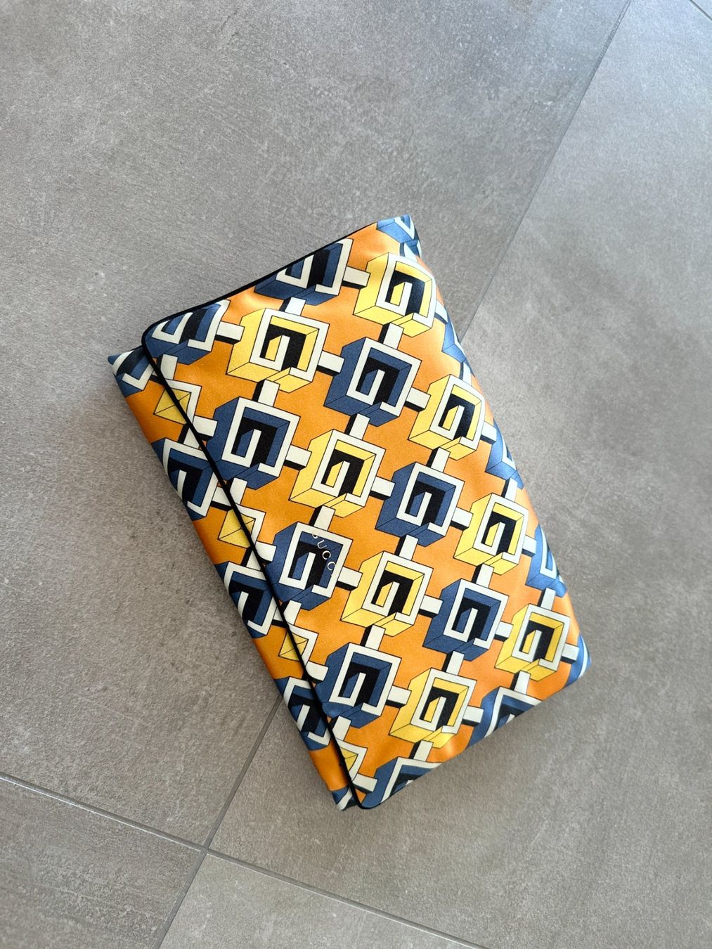 Gucci Cuscini: New inflatable pillow for travel Gucci – Nuovo e nell'imballaggio originale da Lugano venduto da juledo 1