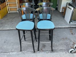 4 Stück Barhocker mit schwarzem Holz ( 1 Preis für alle 4)