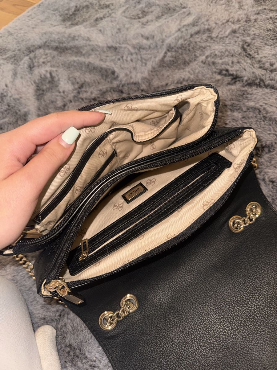 Guess Taschen für Damen: Guess Tasche – Gebraucht aus Netstal von Djukaxgajic01 8