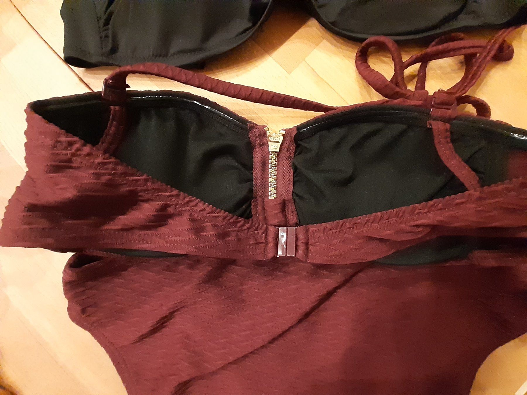 Bruno Banani Badekleider & Bikinis: Bruno Banani Bikini Set Gr. 36, Bordeaux Rot – Gebraucht aus Rothenthurm von Meitli18 2