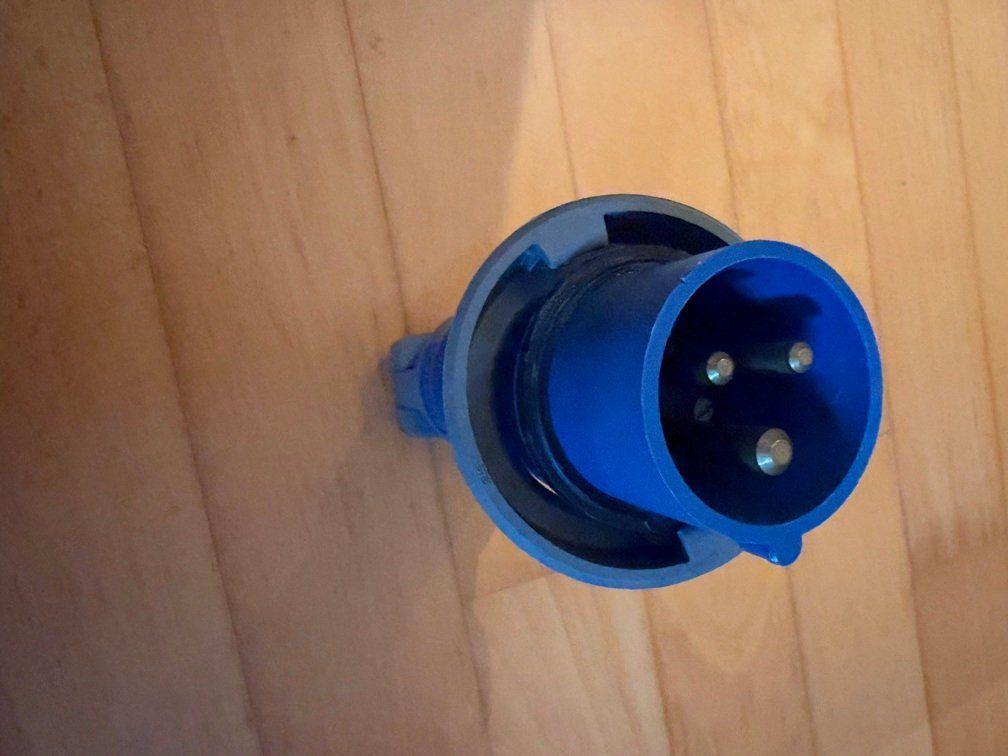 Fiches d'alim.: Stecker CEE16/6 230V blau – D'occasion à Ehrendingen par KOLA16 2