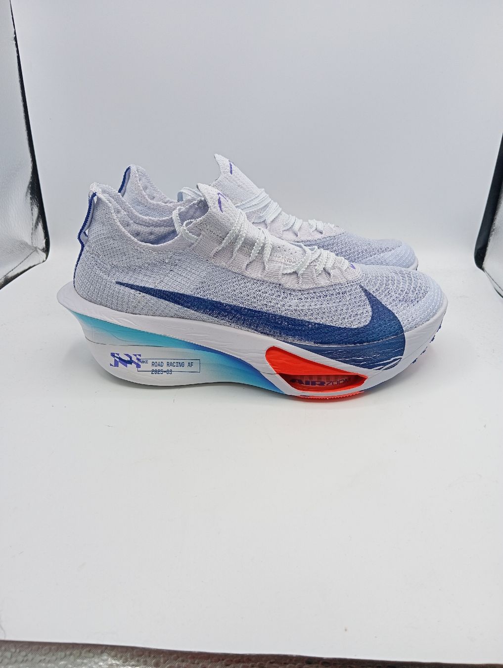 Nike Scarpe da uomo: Nike Zoom Alphafly 3 (EU43) – Nuovo e nell'imballaggio originale da Schaffhausen venduto da outlez