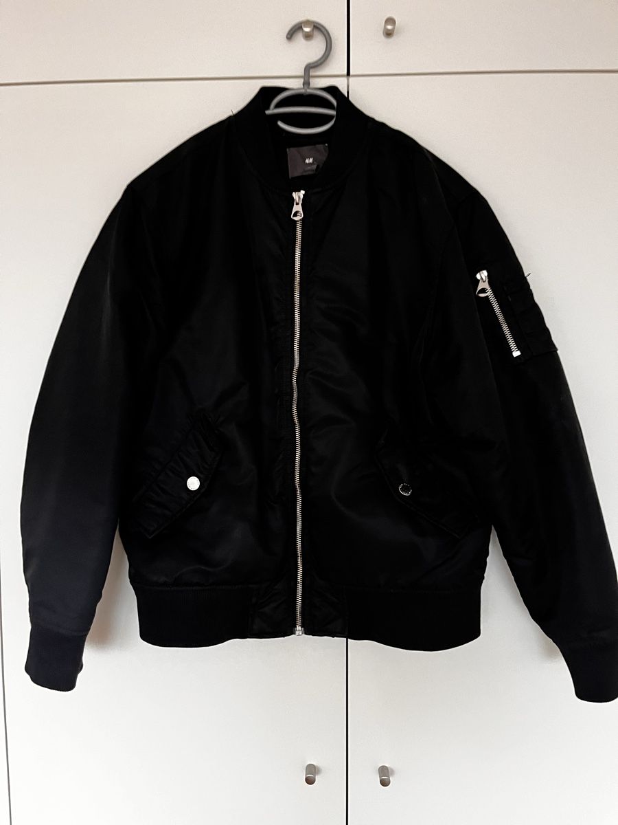 H&M Giacche & Cappotti: H&M Black Bomber Jacket, size 180 boy – Usato da Romont FR venduto da cat_j6ww