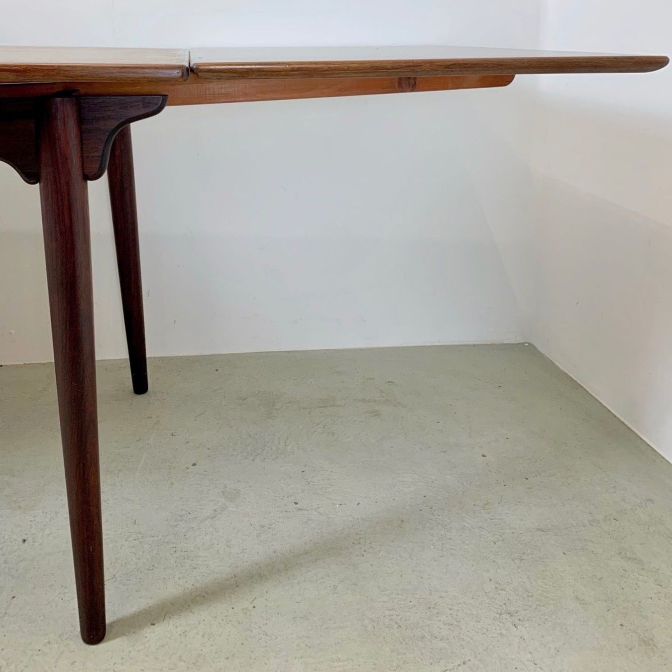 Tische: Gunni Omann Palisander Esstisch Model 54 – Gebraucht aus Basel von MidMod20C 3
