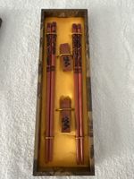 Essstäbchen Set mit Drachenmotiv und Halterung im Karton