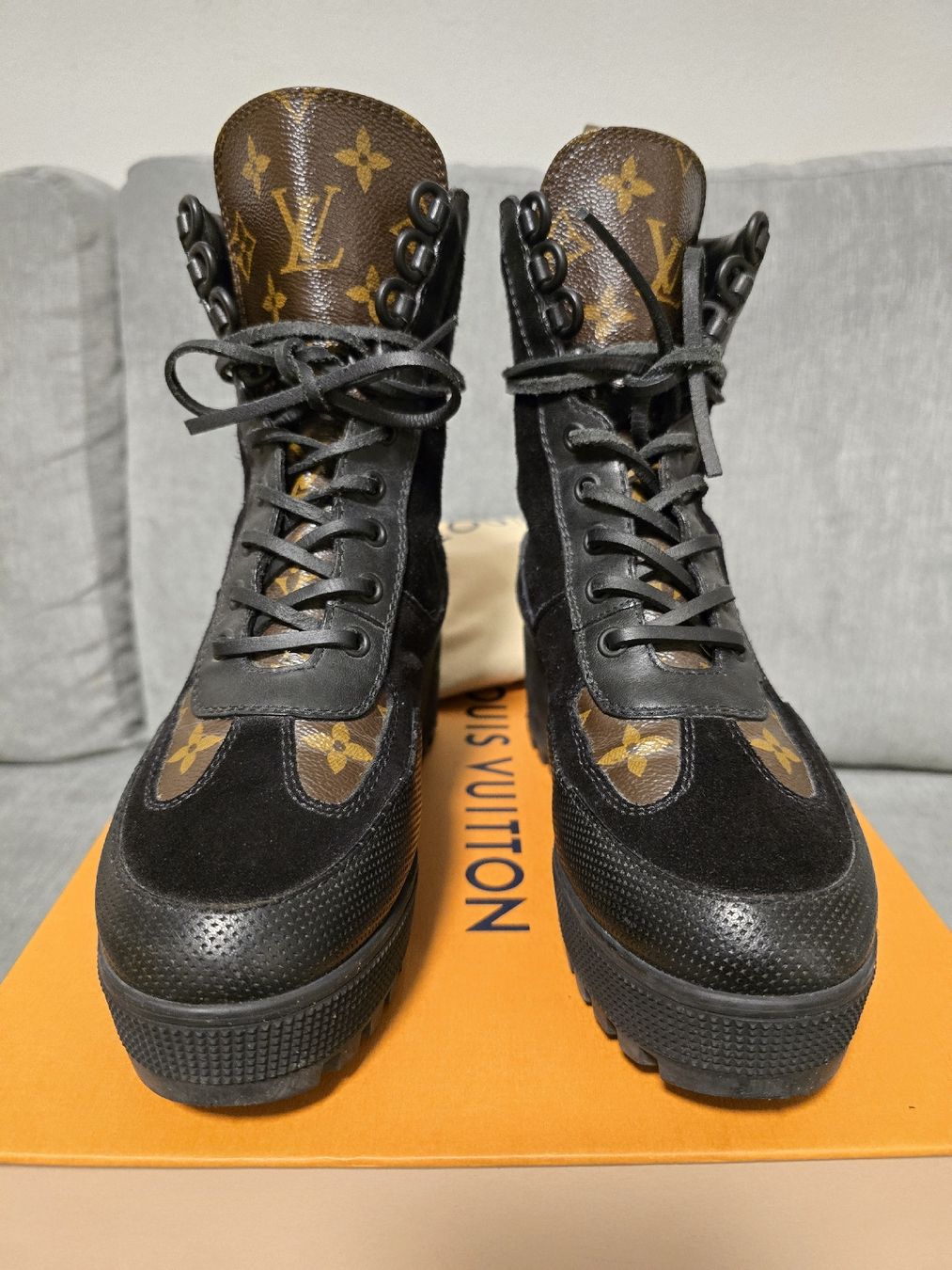 Louis Vuitton Scarpe da donna: LV Laureate Boots Gr. 37 Monogram Canvas VERSAND MÖGLICH – Usato da Dietikon venduto da Kaska2020 3