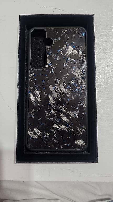 Samsung Cover & Protezioni schermo: Coque s24 Plus Carbone – Nuovo e nell'imballaggio originale da Lonay venduto da kyl_b72m 2