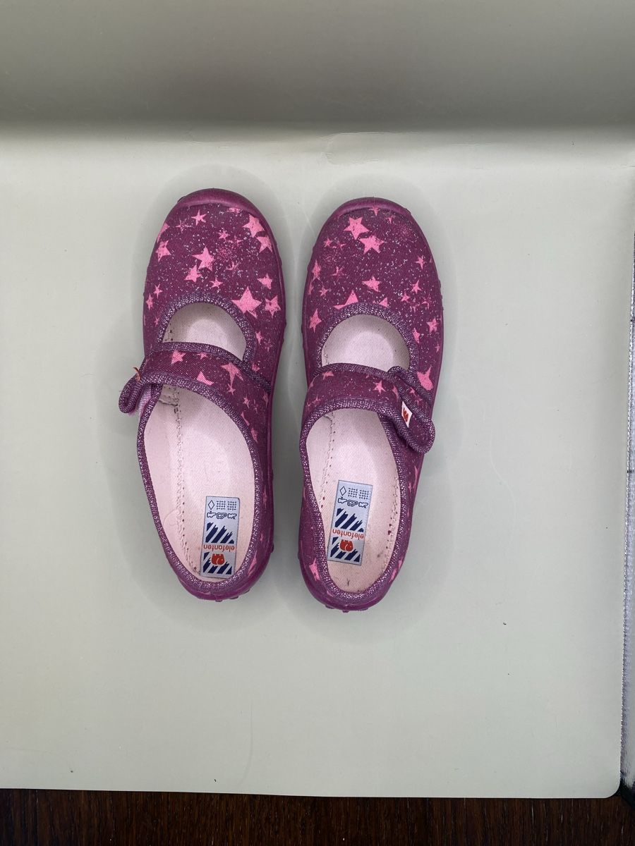 Elefanten Schuhe für Mädchen: Hausschuhe Mädchen Gr. 32 lila mit Sternen-Muster – Gebraucht aus Hindelbank von 1374 2
