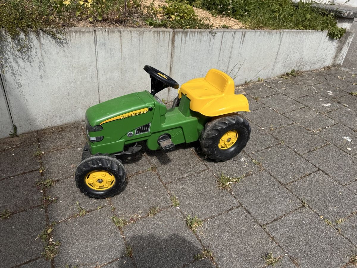 John Deere Fahrzeuge für Kinder: Kindertraktor, ideal zum Spielen  – Gebraucht aus Gümligen von ca1980
