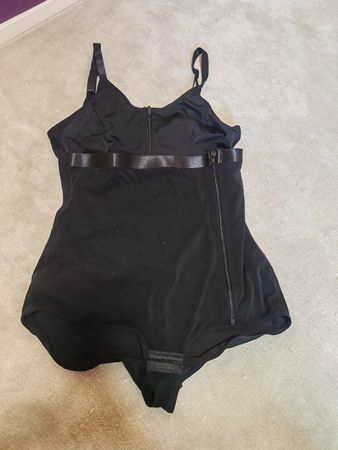 Shapewear Body/ mider schwarz mit Reissverschluss Grösse L n