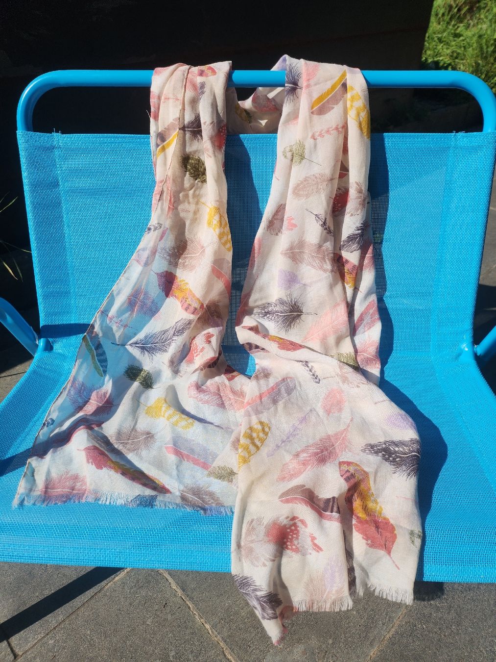 Foulard & Sciarpe: Leichter Sommerschal mit Feder-Print – Usato da Forch venduto da ang_bhq6
