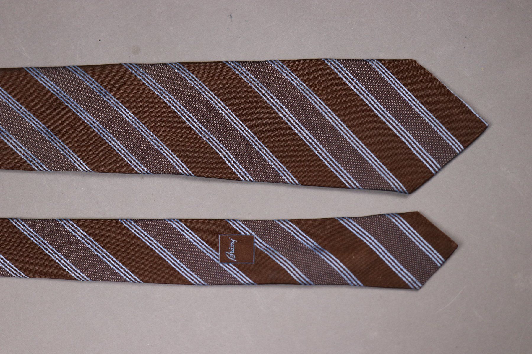 Brioni Krawatten: BRIONI Brown and Blue Silk Tie – Gebraucht aus Hombrechtikon von BAZ-Vintage