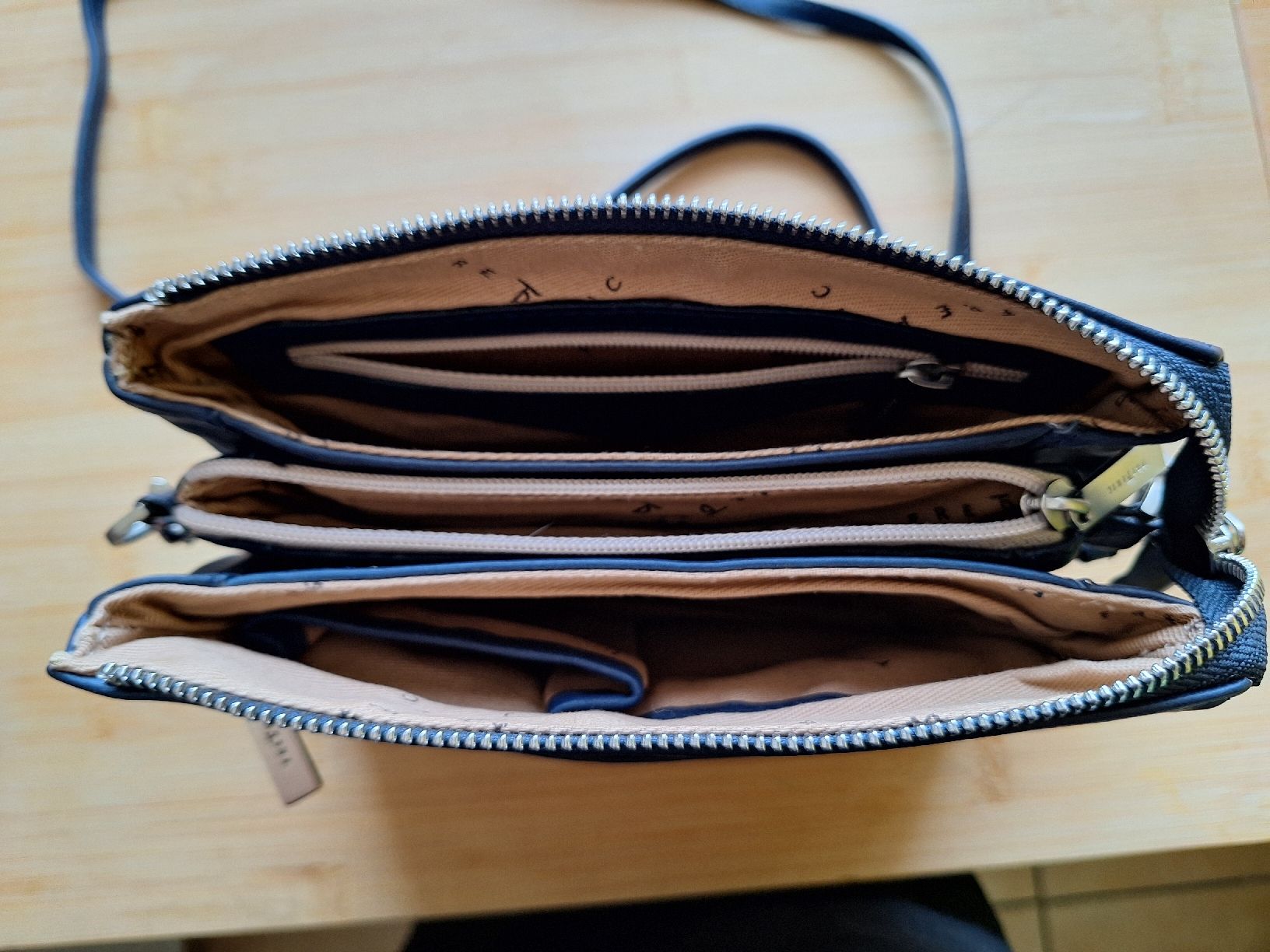 Sacs femmes: Luxus Lederhandtasche Frederic T – D'occasion à Biberist par schnouz33 1