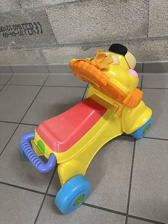 Giocattoli: Jouets pour enfants 2-5ans – Usato da Neuchâtel venduto da onurdayioglu 1