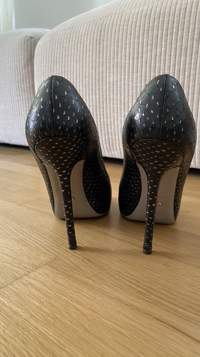 Sergio Rossi Scarpe da donna: SERGIO ROSSI DESIGNER PUMPS SCHWARZ GRÖSSE 38 – Usato da Thalwil venduto da olh_7cpg 1
