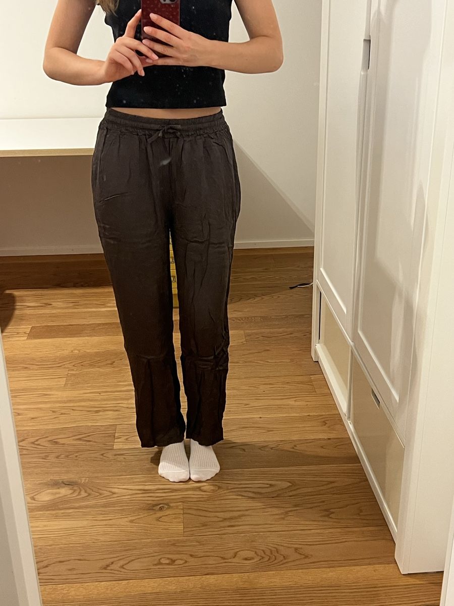 Pantaloni: dunkel graue satin Hose – Usato da Erlenbach venduto da paulina.rad