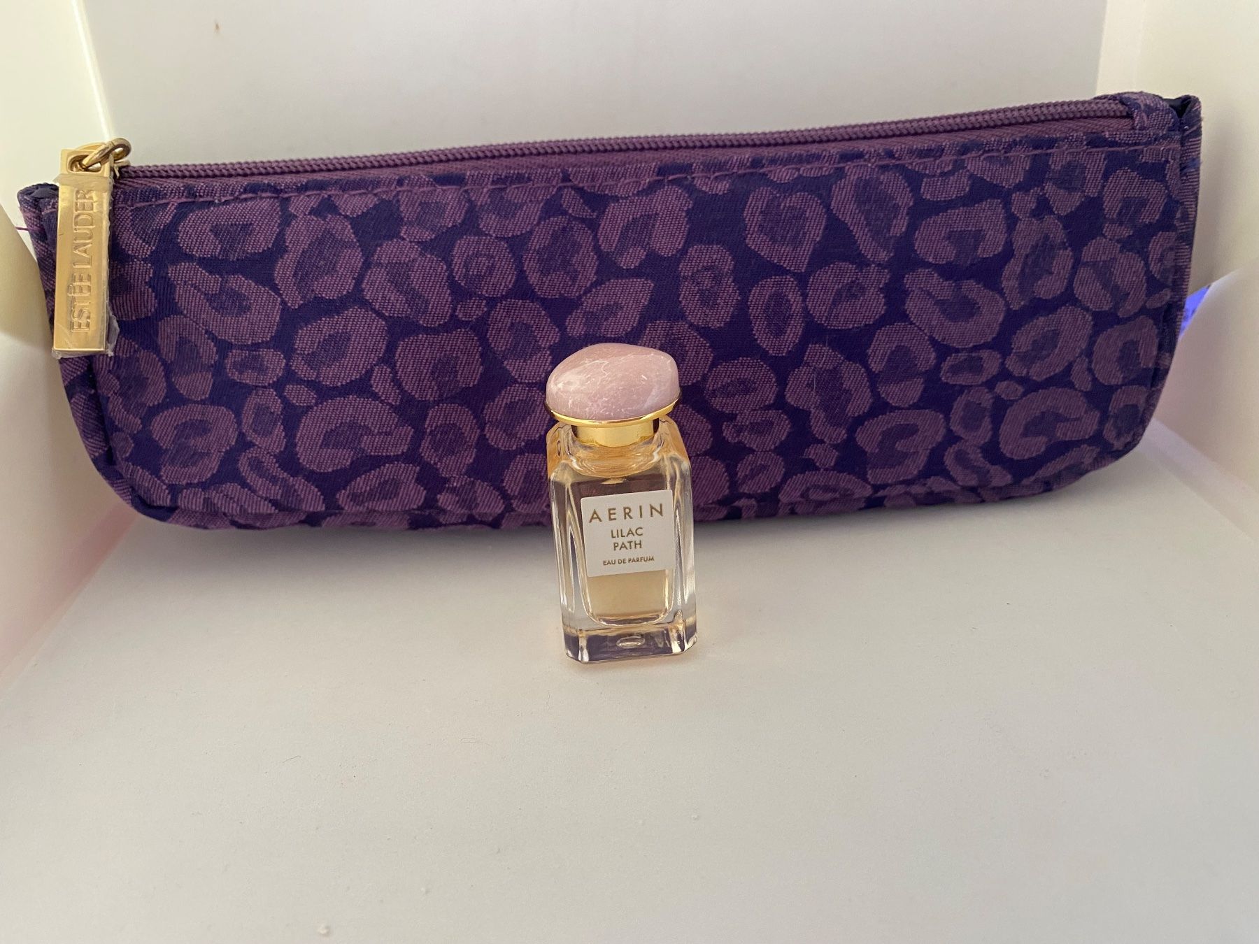 Estée Lauder Profumi & Eau de Toilette: Aerin Lilac Path d'Estée Lauder – Nuovo (secondo la descrizione) da Bouveret venduto da wes_7zll