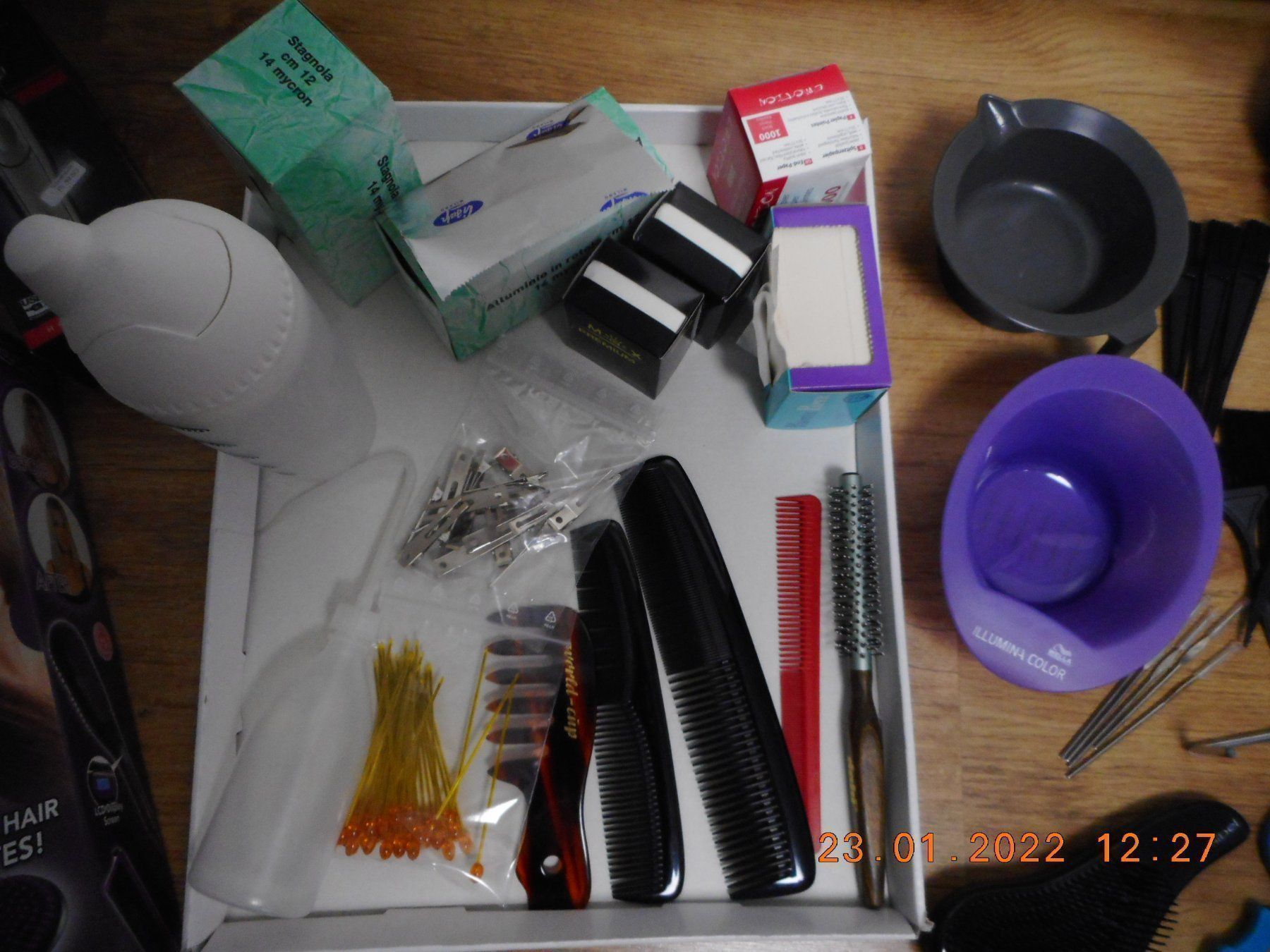 Tutti gli attrezzi: COIFFEUR Starter Set div. Neues Arbeits Material NEU – Nuovo (secondo la descrizione) da Holziken venduto da Rupe 4