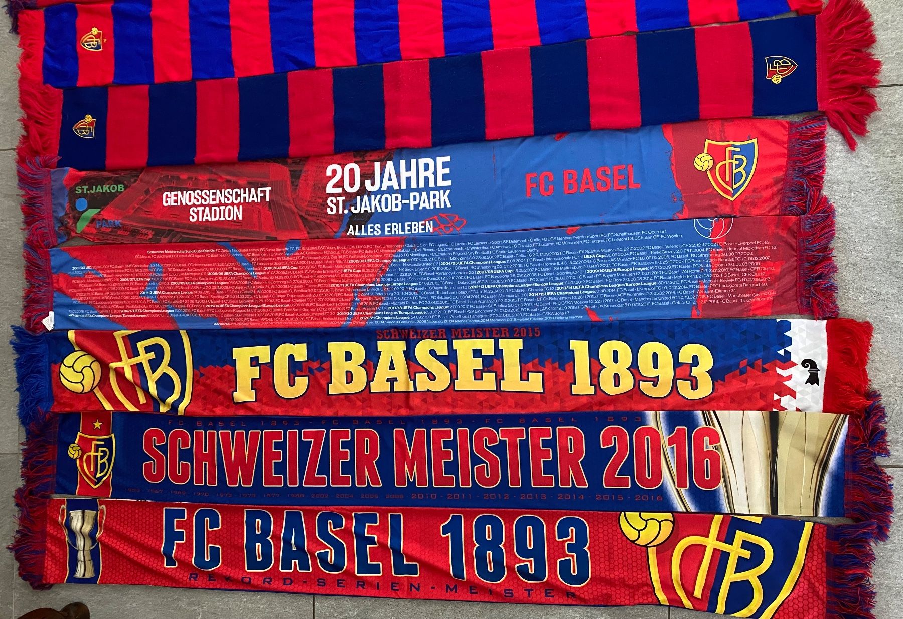 FC Basel Foulards, Tücher & Schals: FC Basel Schals Sammler – Neu (gemäss Beschreibung) aus Allschwil von Deal_Tiger99 4