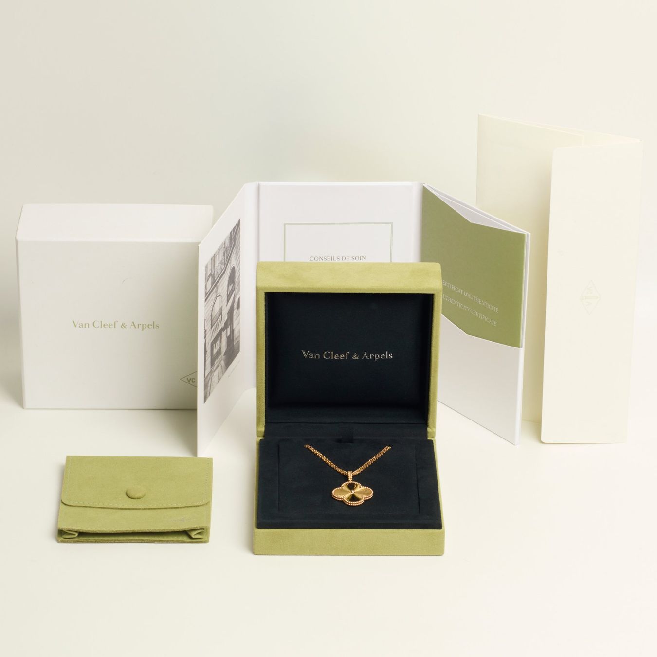 Van Cleef Catenine: Authentique Sautoir VAN CLEEF & ARPELS Magic Alhambra – Nuovo e nell'imballaggio originale da Carouge GE venduto da TLD 1