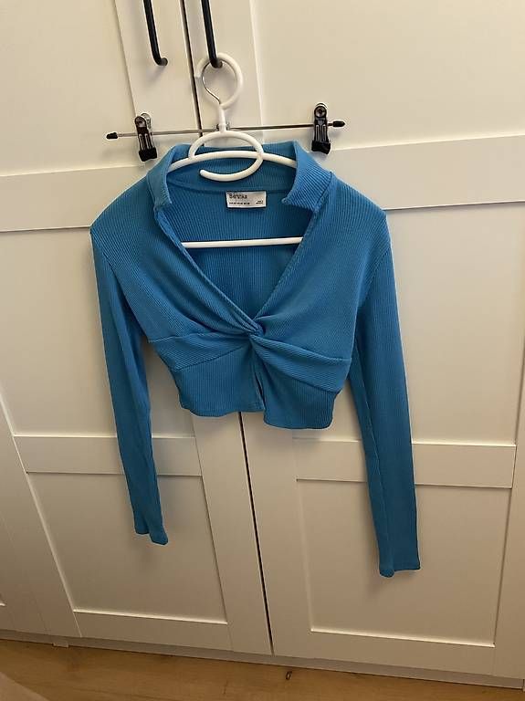 Top: Blauer Oberteil – Usato da Wettingen venduto da monikazefi