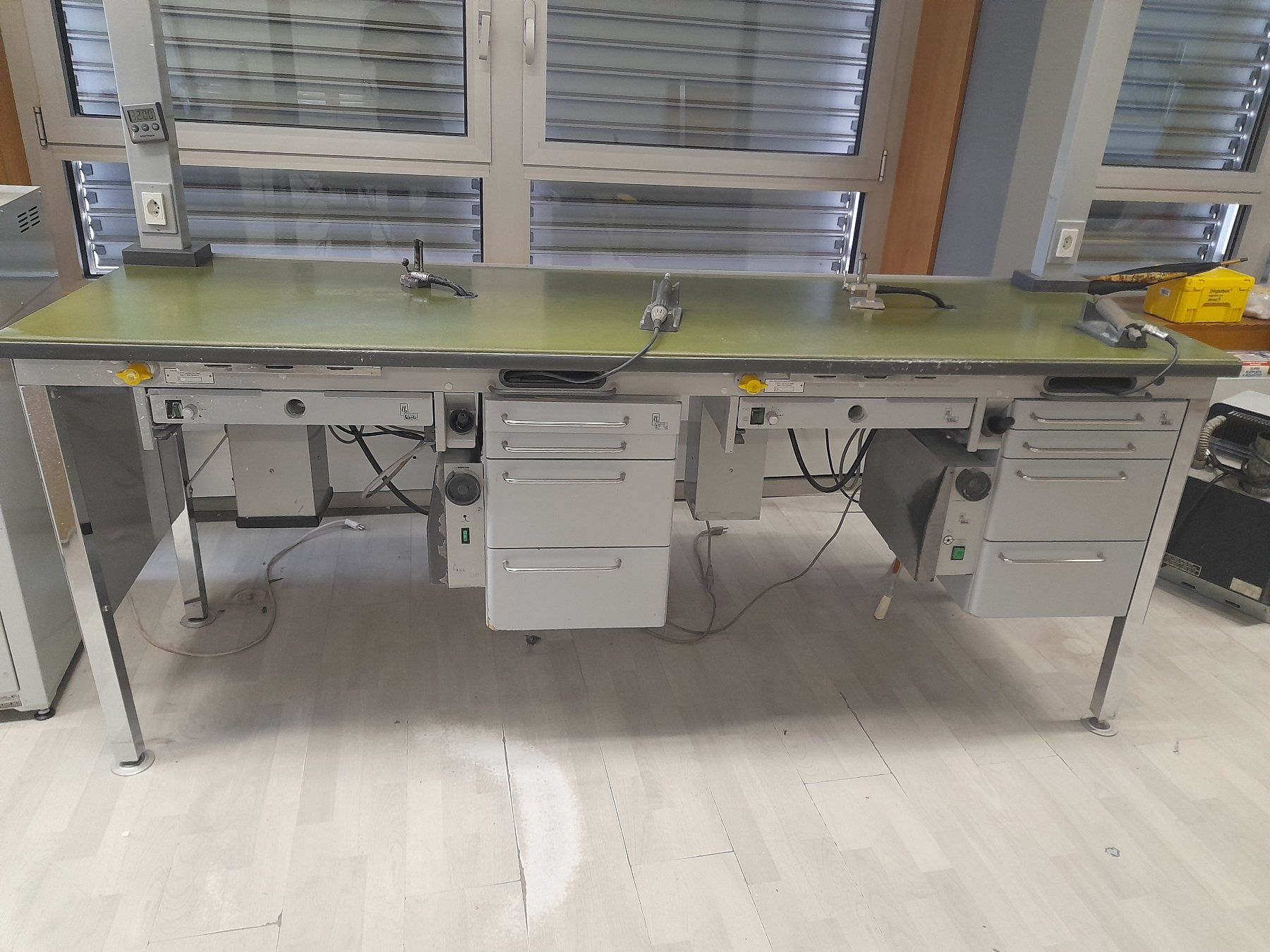 Banchi da lavoro: Etabli complet  Kavo 2 places – Usato da St-Aubin-Sauges venduto da bestplouc