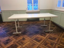 Tisch gross weiss