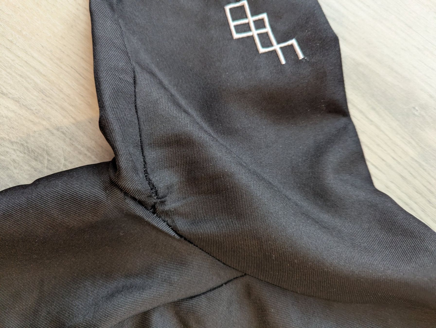 Blusen: Schwarze Bluse mit weissen Details Gr. S – Defekt aus Goldingen von YouAreMySunshine 2