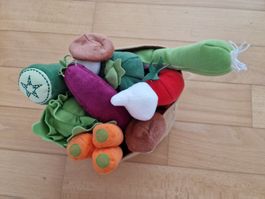 Stoffgemüse mit Korb guter Zustand