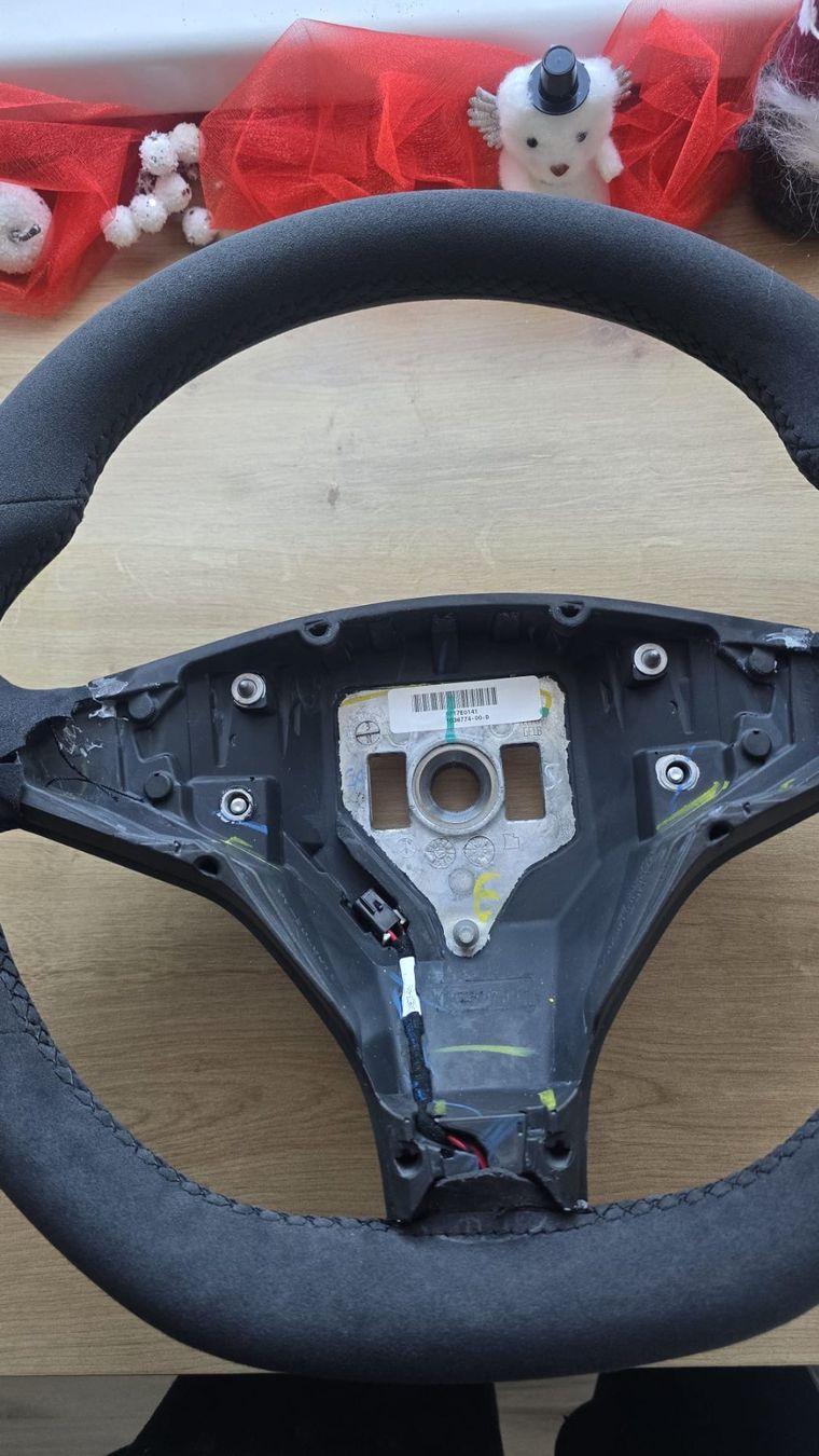 Tesla Automobili: NEU Leder Alcantara lenkrad TESLA S / X – Nuovo (secondo la descrizione) da Auw venduto da Neo_z2rq 2