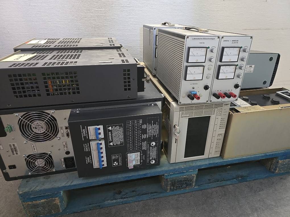 Componenti elettronici: Divers équipements électroniques  – Usato da Lutry venduto da Matteo022 3
