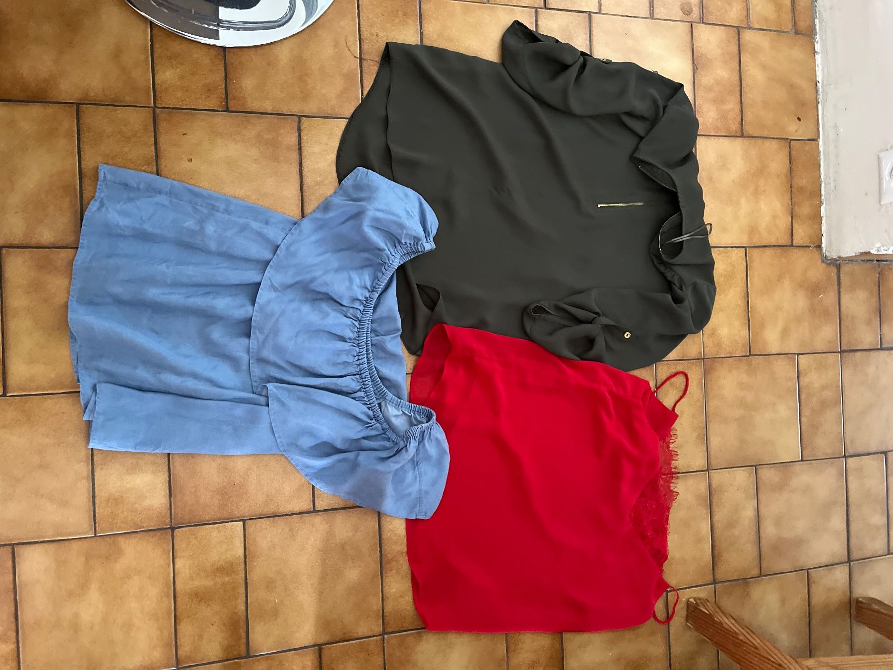 Lotti & Set di vestiti: Lot 11 habits Taille M – Usato da Veyrier venduto da kimedovapa 2