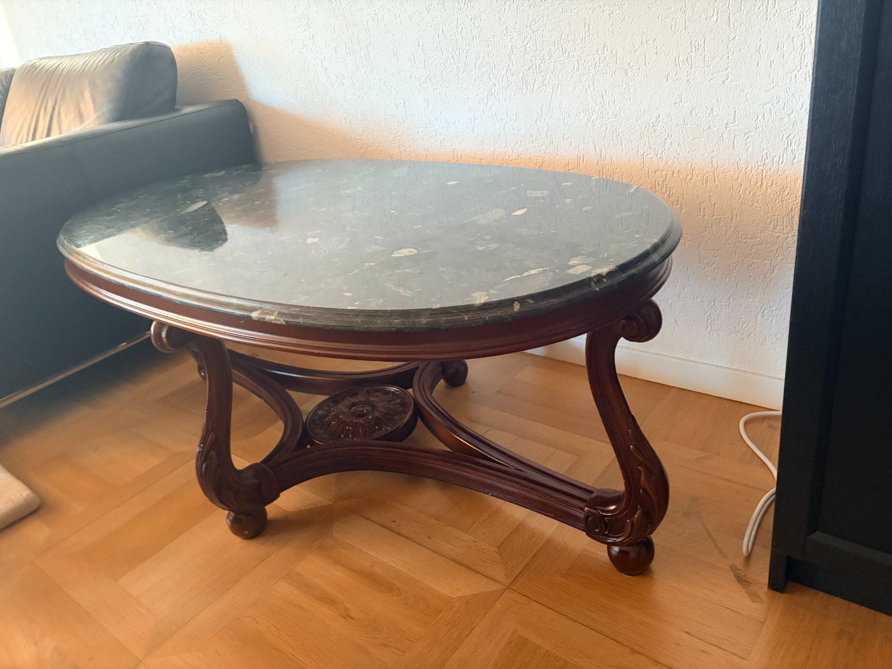 Tavoli: Ovaler Wohnzimmertisch mit Steinplatte – Usato da Meilen venduto da lssilva2018 3