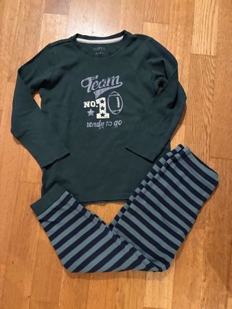 Schönes Pyjama Gr. 110/116