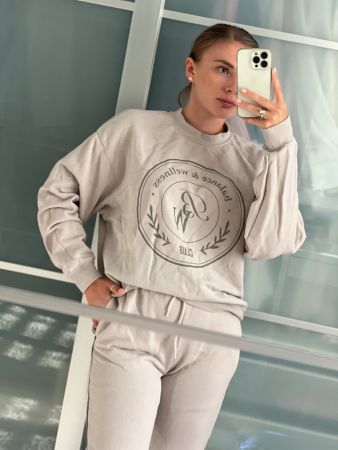 Sweatshirt and Trousers