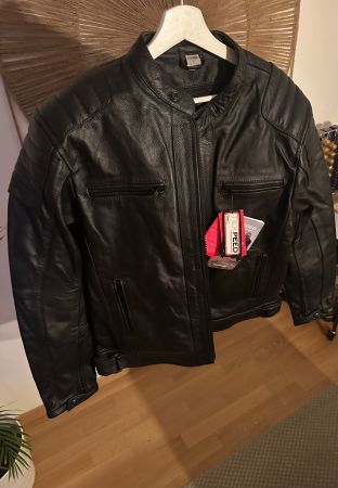 Veste moto homme en cuire noire T. L neuve. Jamais portée.