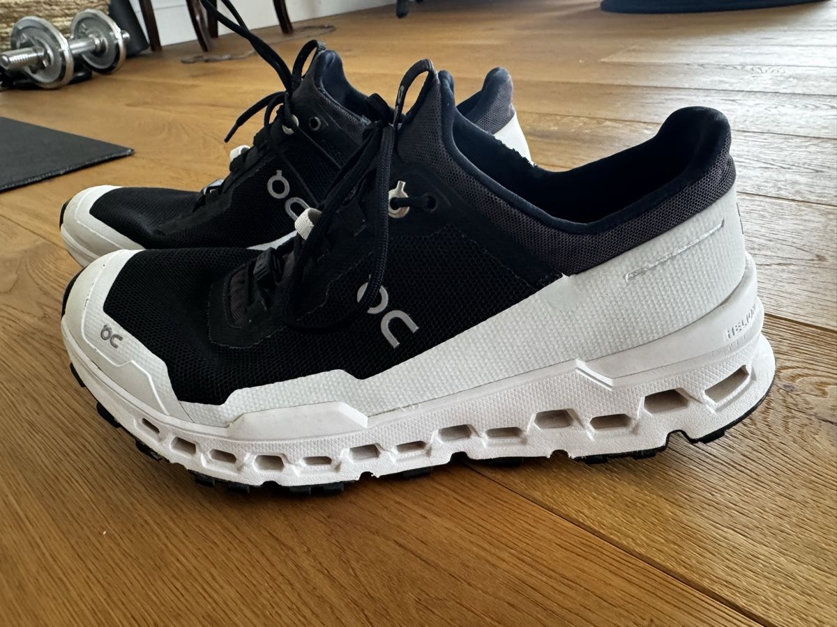On Chaussures femmes: On Tracking Schuhe – D'occasion à Schaan par kri_tsw8