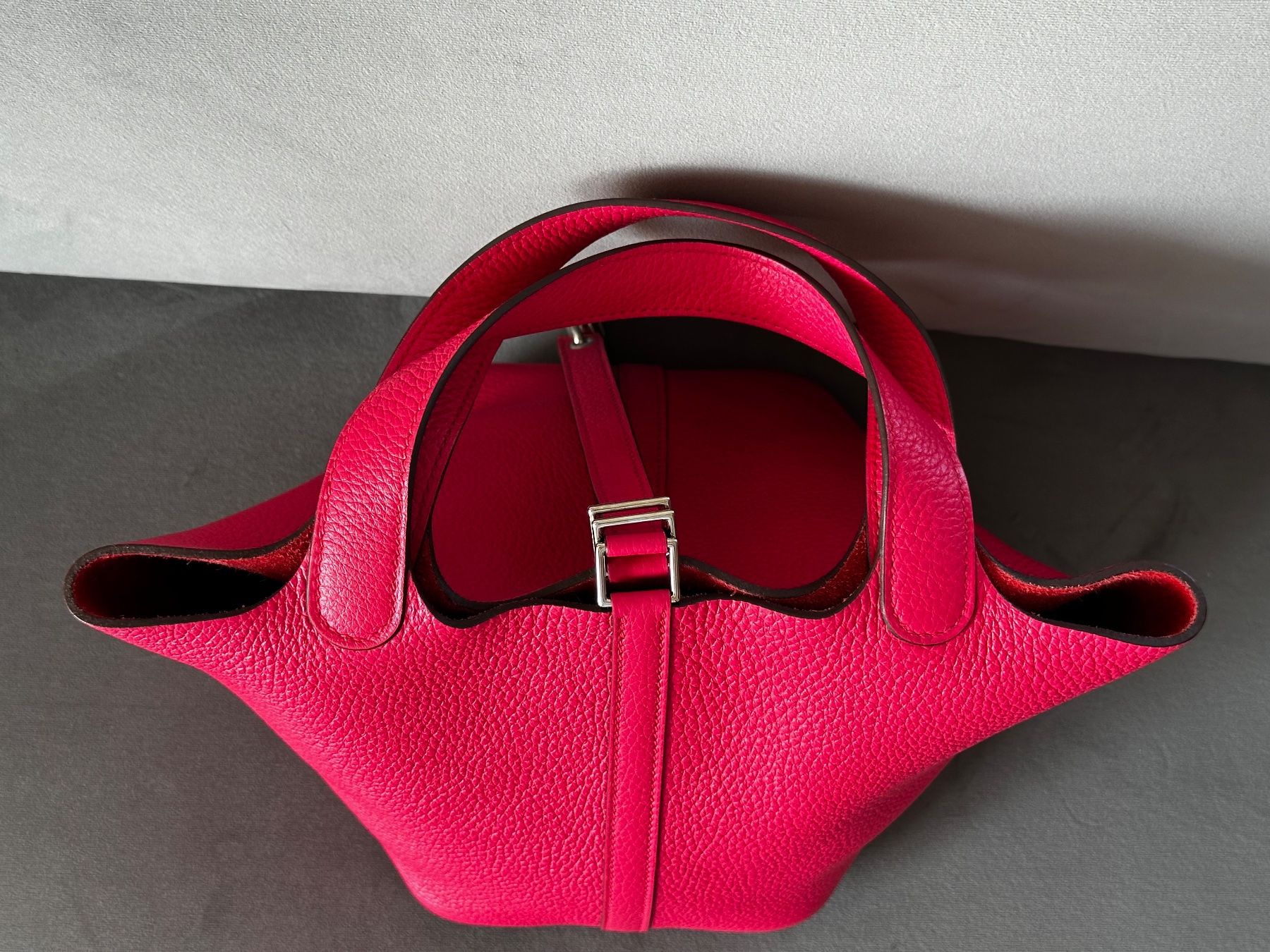 Hermès Borse da donna: Hermès Picotin Lock 18 - rose extrême – Usato da Wollerau venduto da MX-TS 2