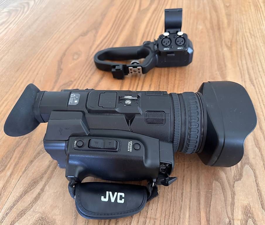 Videocamere: JVC GY-HM200E Digital Camcorder – Usato da Starrkirch-Wil venduto da Bohne210 2