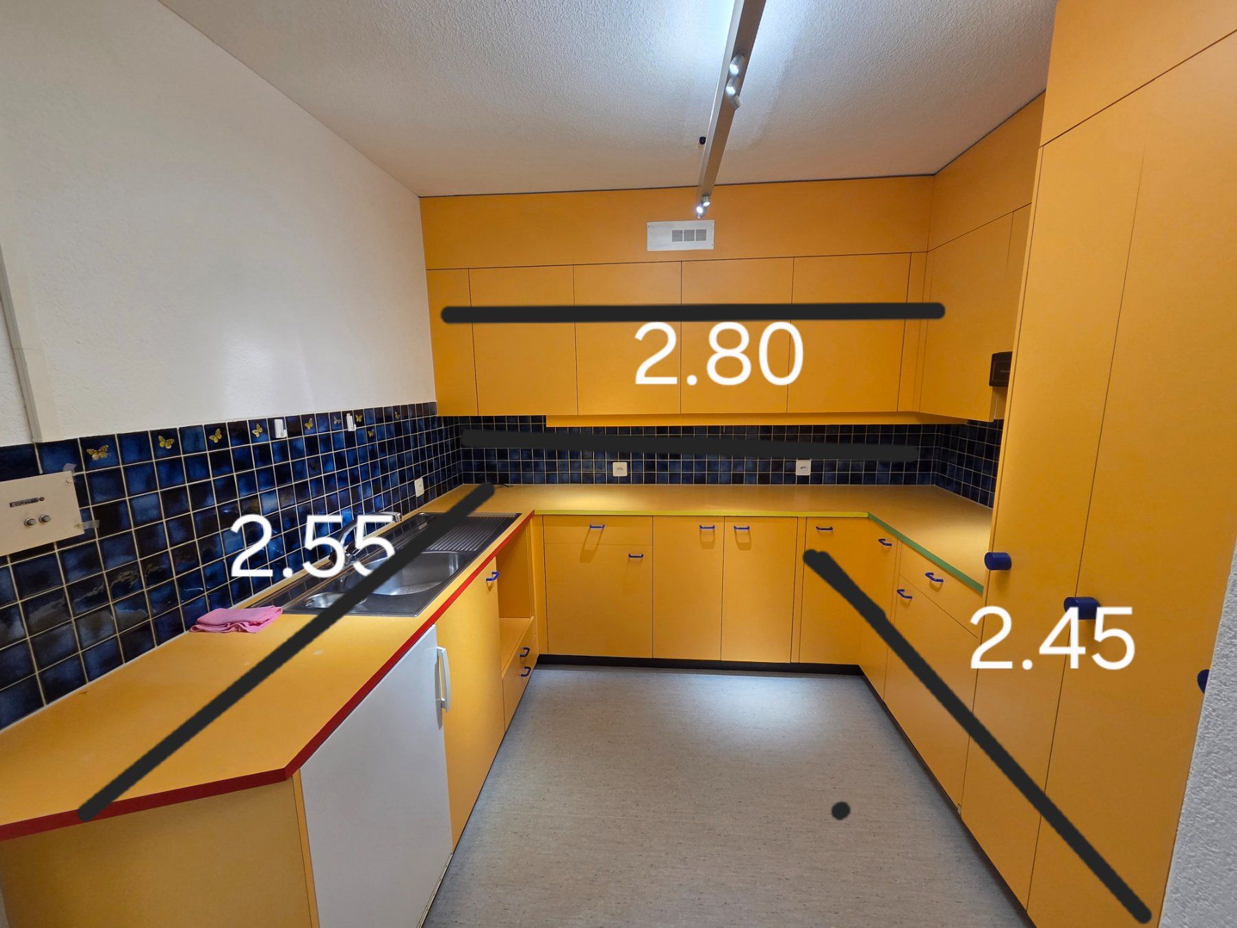 Cucine complete: Gebrauchte Retro Küche, gelb, gut erhalten – Usato da Schüpfheim venduto da Ruedi_73 7