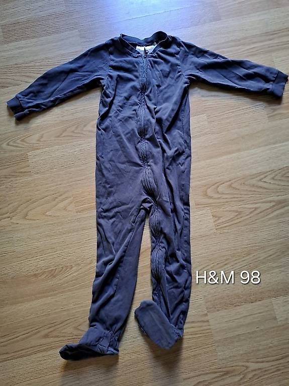 Pigiami: Schöne Strampler/Pyjamas - Grösse 98 & 104 – Usato da Rotkreuz venduto da Blubberli1 1