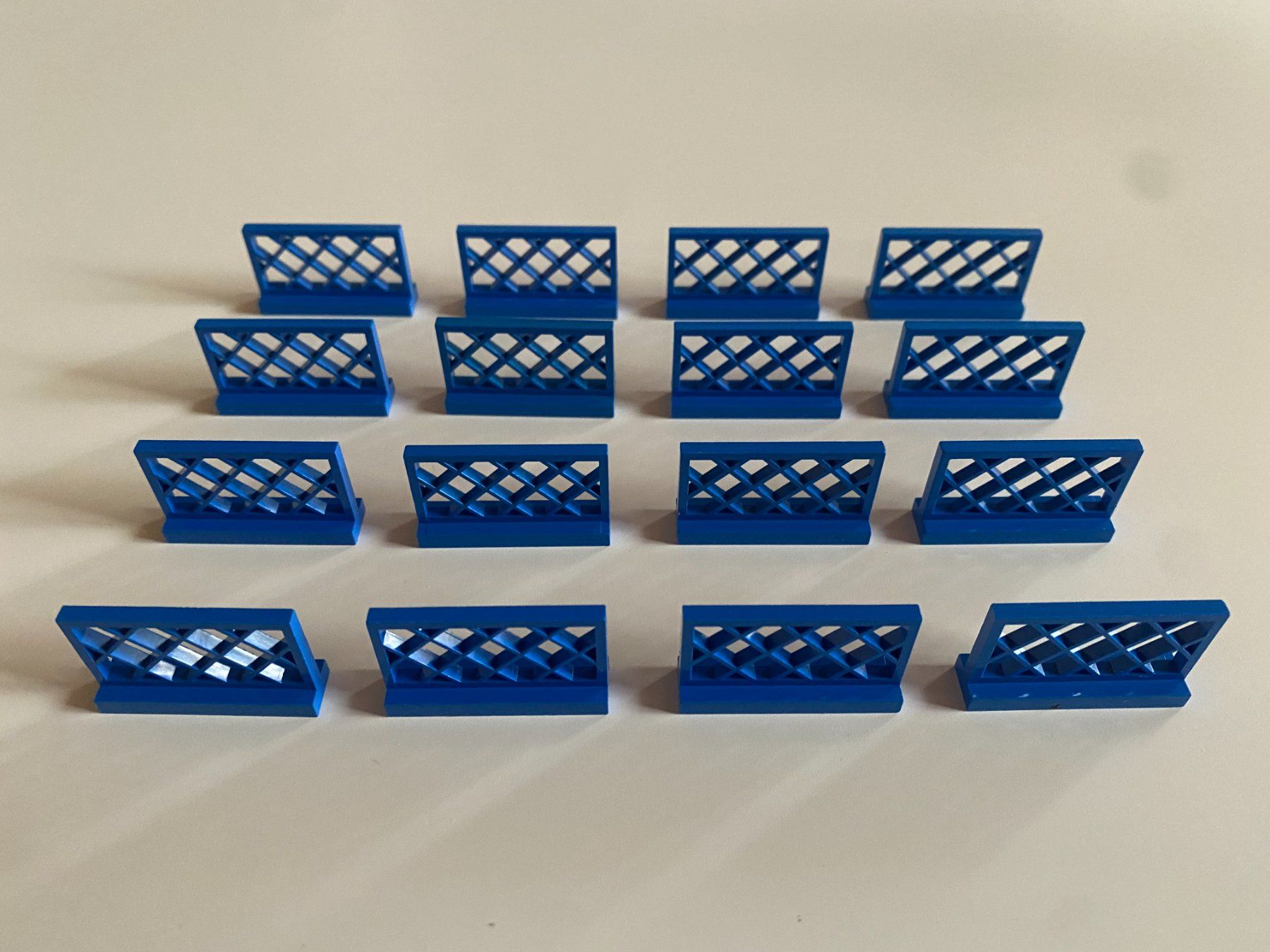 Lego Spielzeuge: LEGO - 16 - BLAUE - ABSPERGITTER – Gebraucht aus Gelterkinden von ajdt4