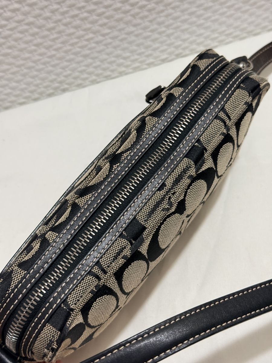 Coach Taschen für Damen: Y2K Coach Mini Camera Bag Crossbody – Gebraucht aus Geneve von DarlingVintage 7