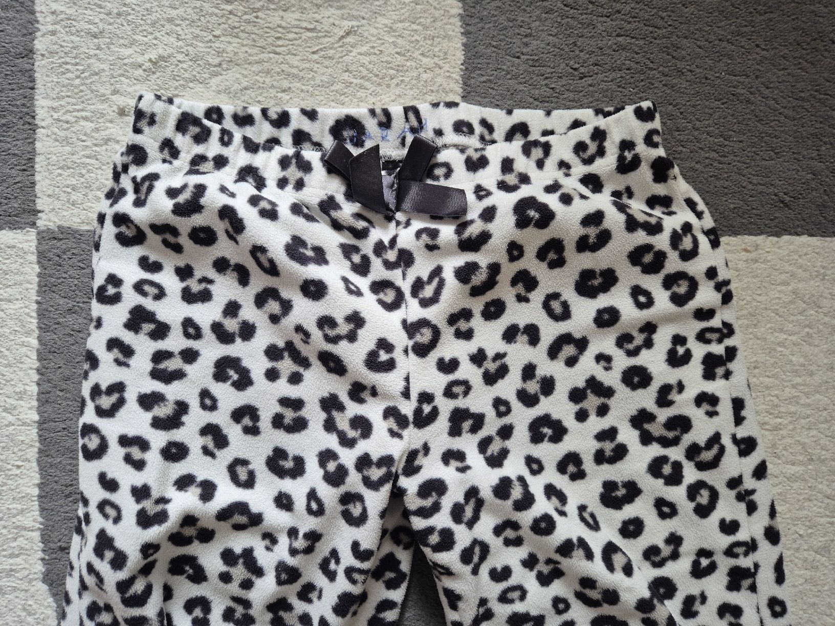 H&M Pigiama & Simili: H&M Pyjamahose Leo-Print – Usato da Aesch BL venduto da sar_j59l 1