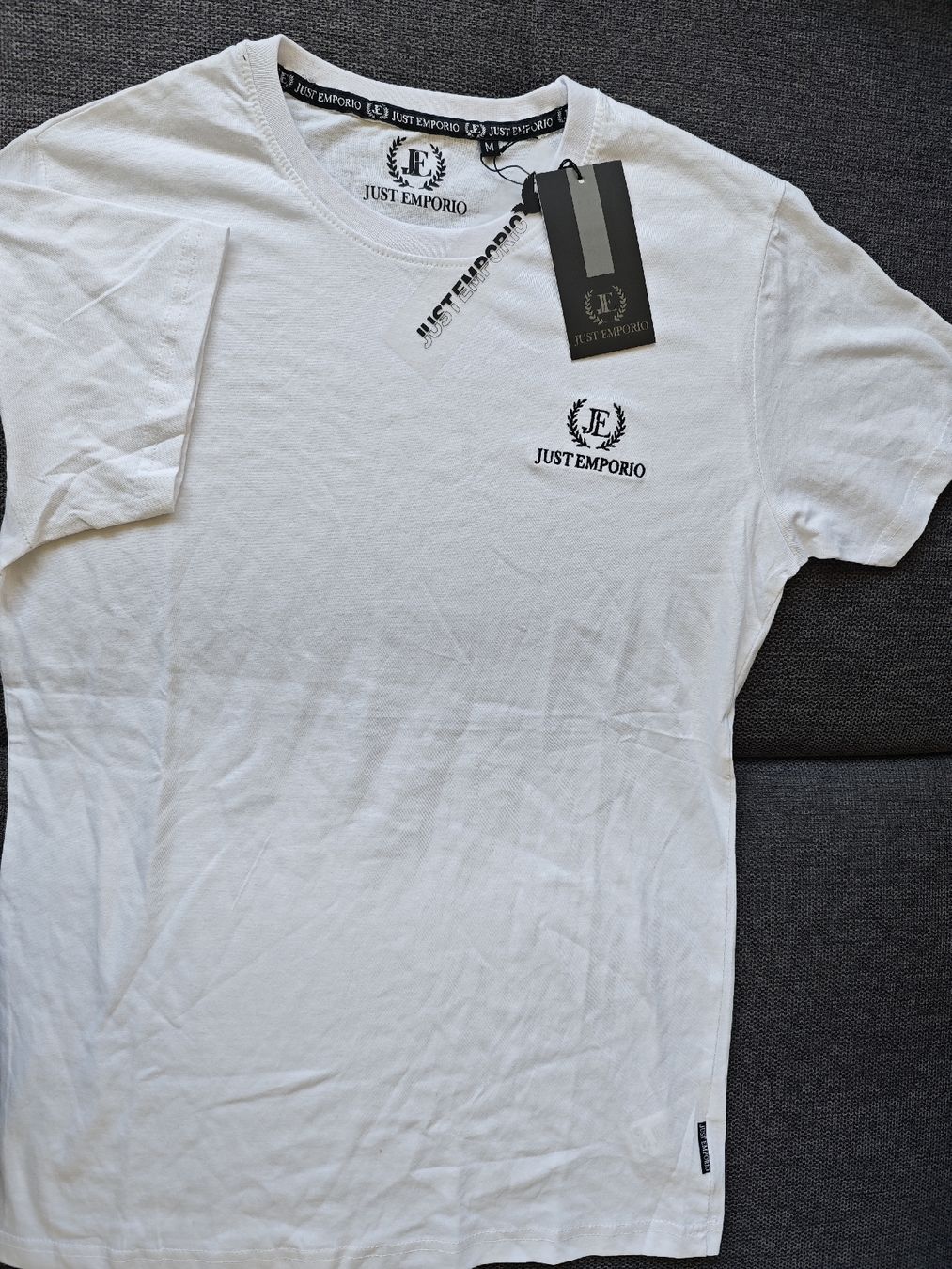 T-shirt: Emporio t-shirt – Nuovo e nell'imballaggio originale da Meyrin venduto da Muchacho7 4