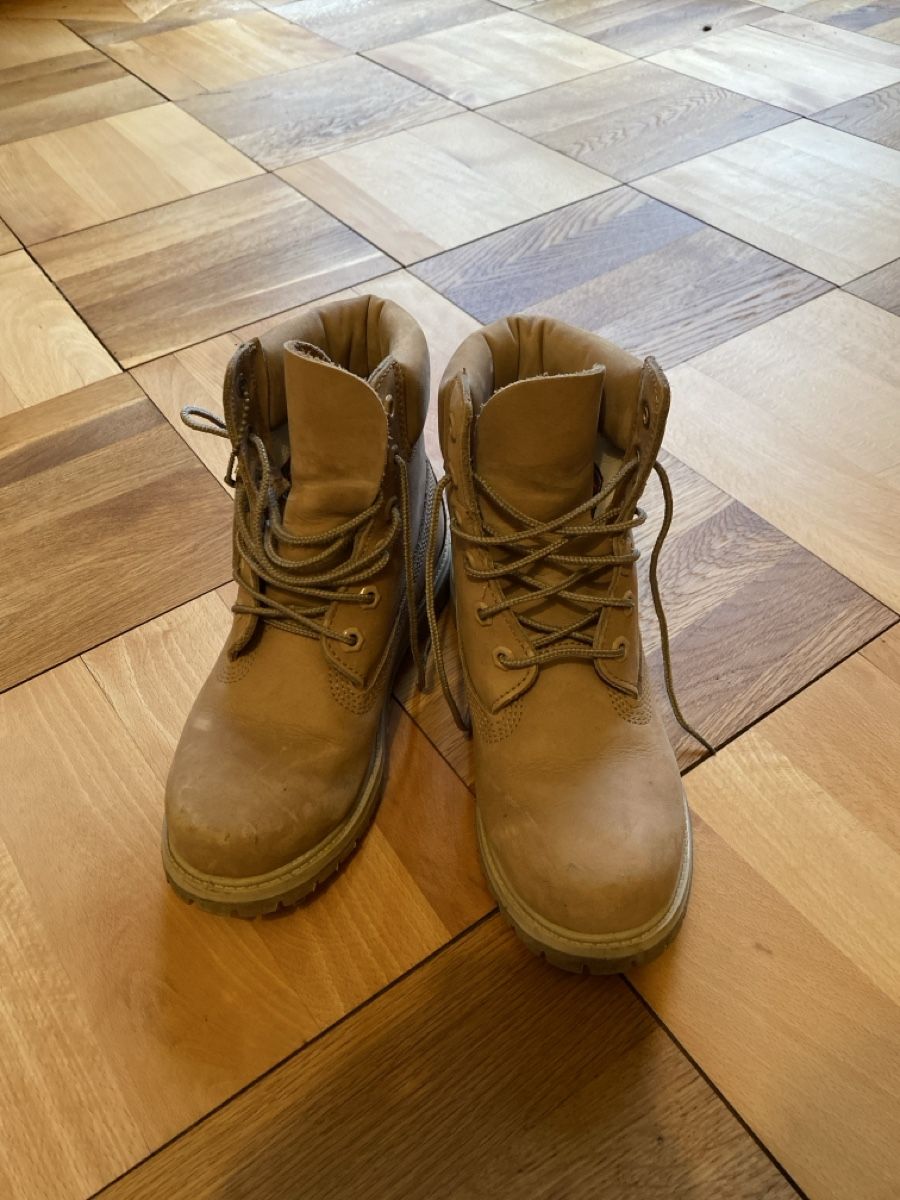 Timberland Scarpe per ragazzi: Timberland Boots beige – Usato da Biel/Bienne venduto da TheLoulou