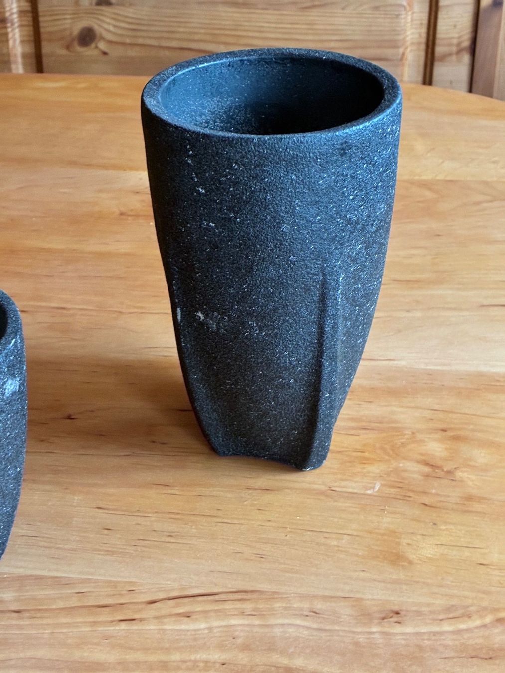 Vasi per fiori: Drei Töpfe aus Polystone – Nuovo (secondo la descrizione) da Hinterforst venduto da Gartenweib